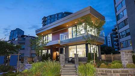 2175 Argyle Avenue West Vancouver, BC V7V 1A5