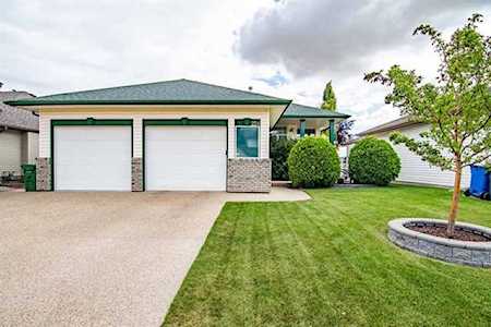 224 Lampard Crescent Red Deer, AB T4R 2W5