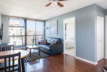 1295 Richards Street #2302 Vancouver, BC V6B 1B7