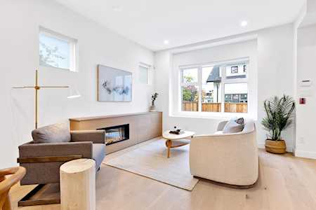 3227 St. Catherines Street Vancouver, BC V5V 4K6