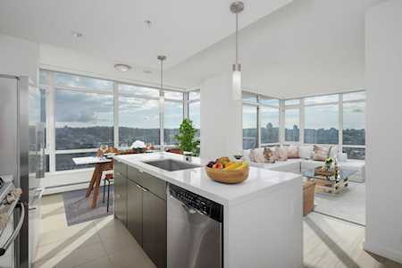 1775 Quebec Street #1807 Vancouver, BC V5T 0E3