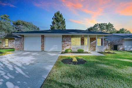 2603 Foliage Green Dr Kingwood, TX 77339