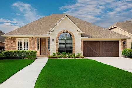 145 Silverwood Ranch Dr Shenandoah, TX 77384