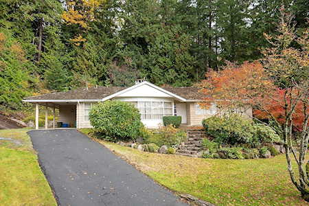 4740 Caulfeild Drive West Vancouver, BC V7W 1G5