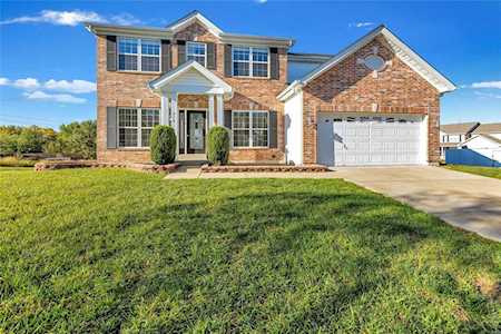 218 Roxbury Dr Ofallon, MO 63366