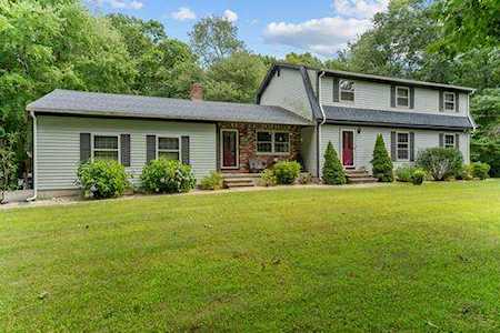 16 Suddard Ln Scituate, RI 02857