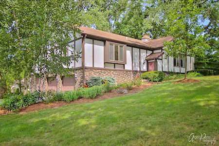1616 Creekside Ln Johnsburg, IL 60051