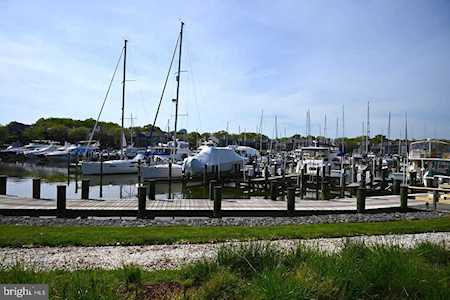 2116 Chesapeake Harbour Dr #T2 Annapolis, MD 21403
