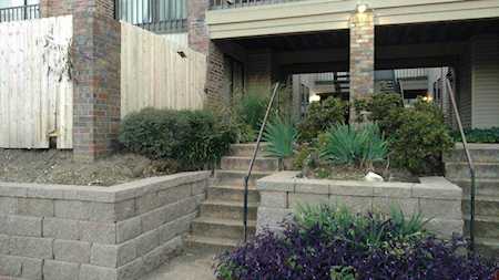 6592 S S Poplar Woods Cir Germantown, TN 38138