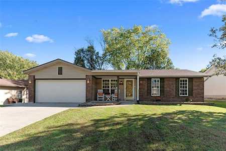 8 Castlewood Ct St Peters, MO 63376
