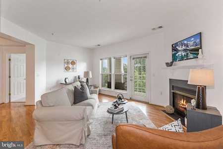 2911 Deer Hollow Way #322 Fairfax, VA 22031
