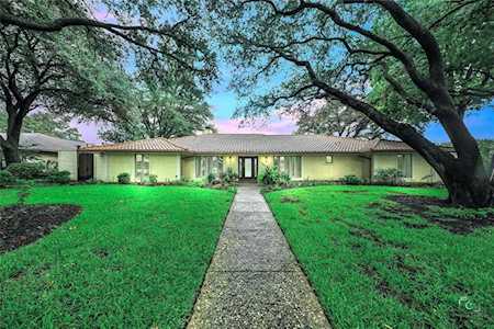 3948 Courtshire Drive Dallas, TX 75229