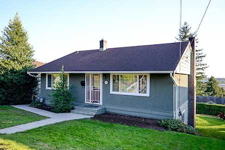 5558 Patrick Street Burnaby, BC V5J 3B3
