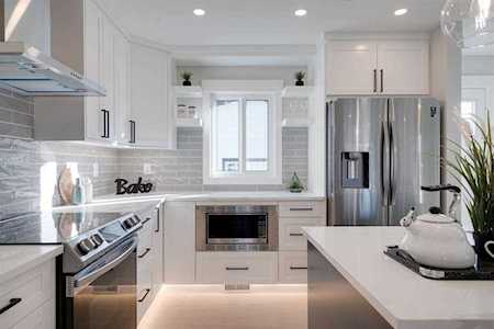 9619 Assiniboine Rd SE Calgary, AB T2J 0Z5