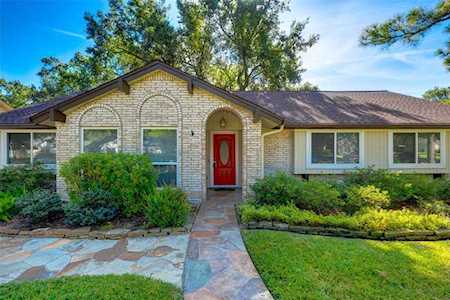2406 Eaglerock Dr Houston, TX 77080