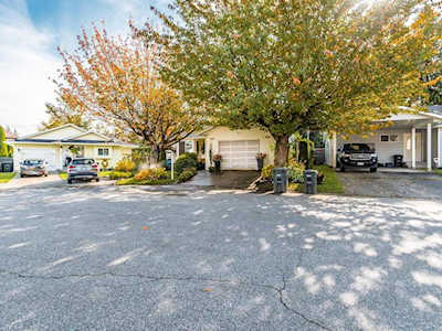 11810 Greenhaven Court Pitt Meadows, BC V3Y 1L6