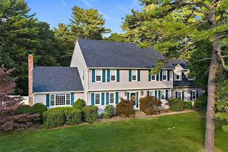 26 Dogwood Dr Kingston, MA 02364