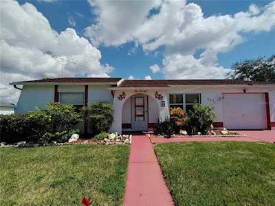 8950 Glen Moor Ln Port Richey, FL 34668