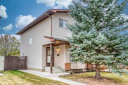 69 Cedardale Crescent SW Calgary, AB T2W 4B2