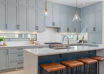 344 E 14th Street North Vancouver, BC V7L 2N6