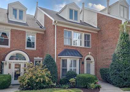 102 Forest Place Cir Nashville, TN 37215
