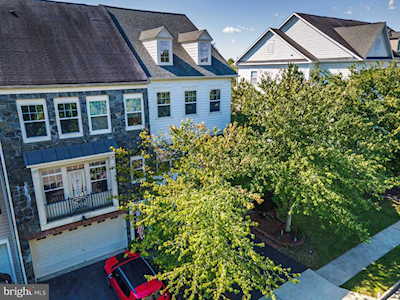 14187 Catbird Dr Gainesville, VA 20155
