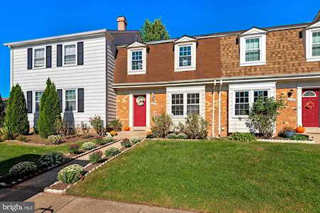 418 Magnolia Ct Herndon, VA 20170