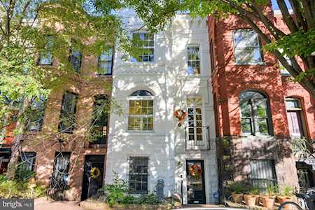 214 11th St Washington, DC 20003