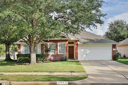 17103 Fairway Glen Ct Sugar Land, TX 77498