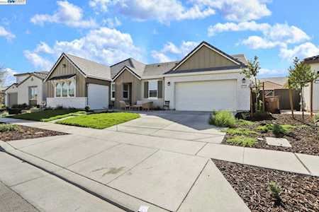 2732 Brewer St Tracy, CA 95377