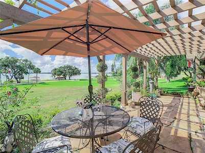 1575 Lakeshore Dr Mount Dora, FL 32757
