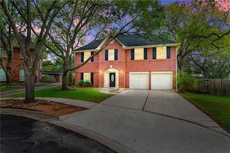 6302 Ames CT Austin, TX 78739