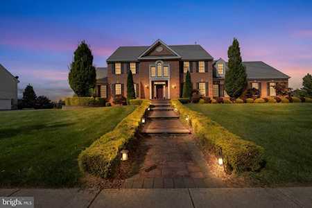 10 Byrne Ct Monroe Twp, NJ 08831