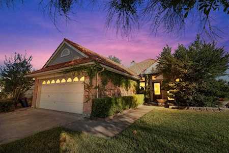 4421 Wisdom Way Haltom City, TX 76117