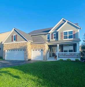 983 Heartland Park Ln Antioch, IL 60002