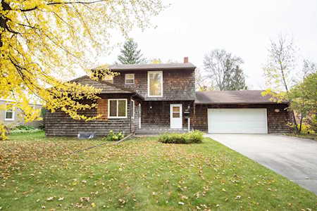 1611 S 13th St Moorhead, MN 56560