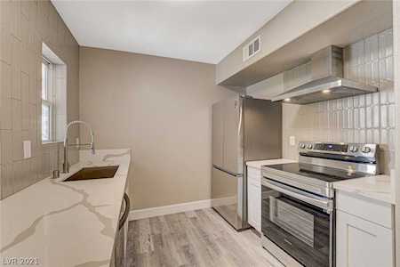 7255 W Sunset Rd #2018 Las Vegas, NV 89113