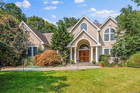 4 Emerson Court Katonah, NY 10536