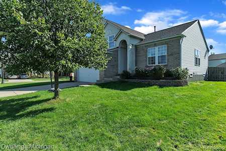 7658 Carlton Dr Ypsilanti Twp, MI 48197