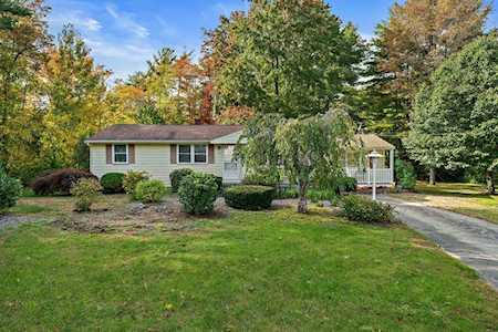 23 Gorwin Dr Hanson, MA 02341