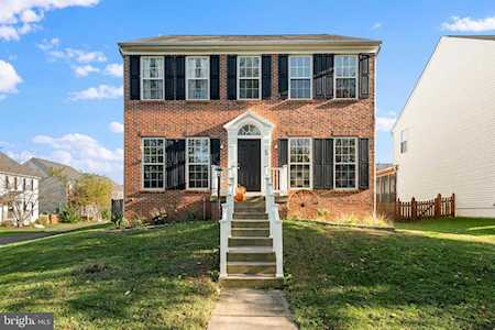 34 Lovett Dr Lovettsville, VA 20180