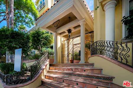 1050 N Edinburgh Ave West Hollywood, CA 90046