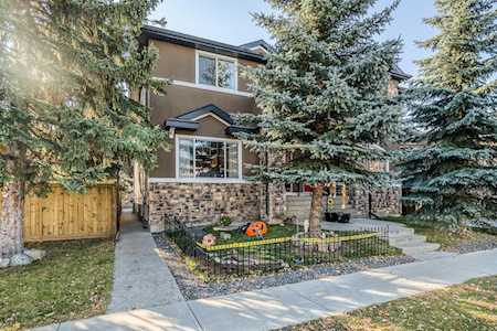 441 20 Ave NE #2 Calgary, AB T2E 1R3