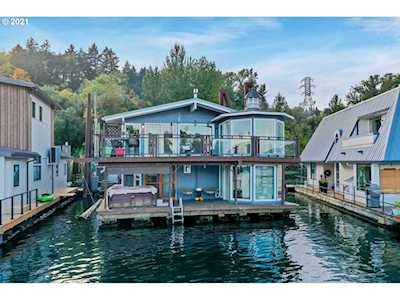 7720 S Macadam Ave #9 Portland, OR 97219