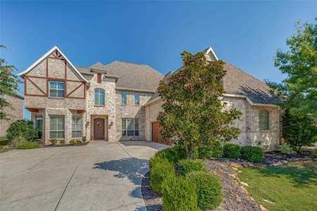 5884 Beacon Hill Drive Frisco, TX 75036