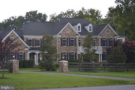 22651 Beaverdam Dr Ashburn, VA 20148
