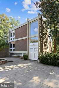 11500 Hickory Cluster Reston, VA 20190