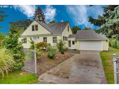 5240 NE Holman St Portland, OR 97218