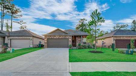 4226 Amber Ruse Dr Conroe, TX 77304