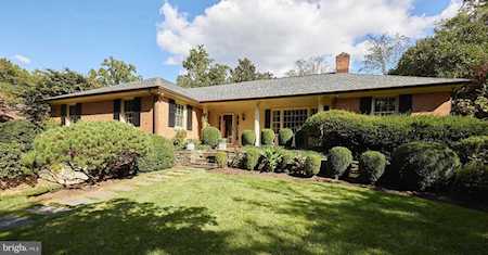 9813 Old Spring Rd Kensington, MD 20895